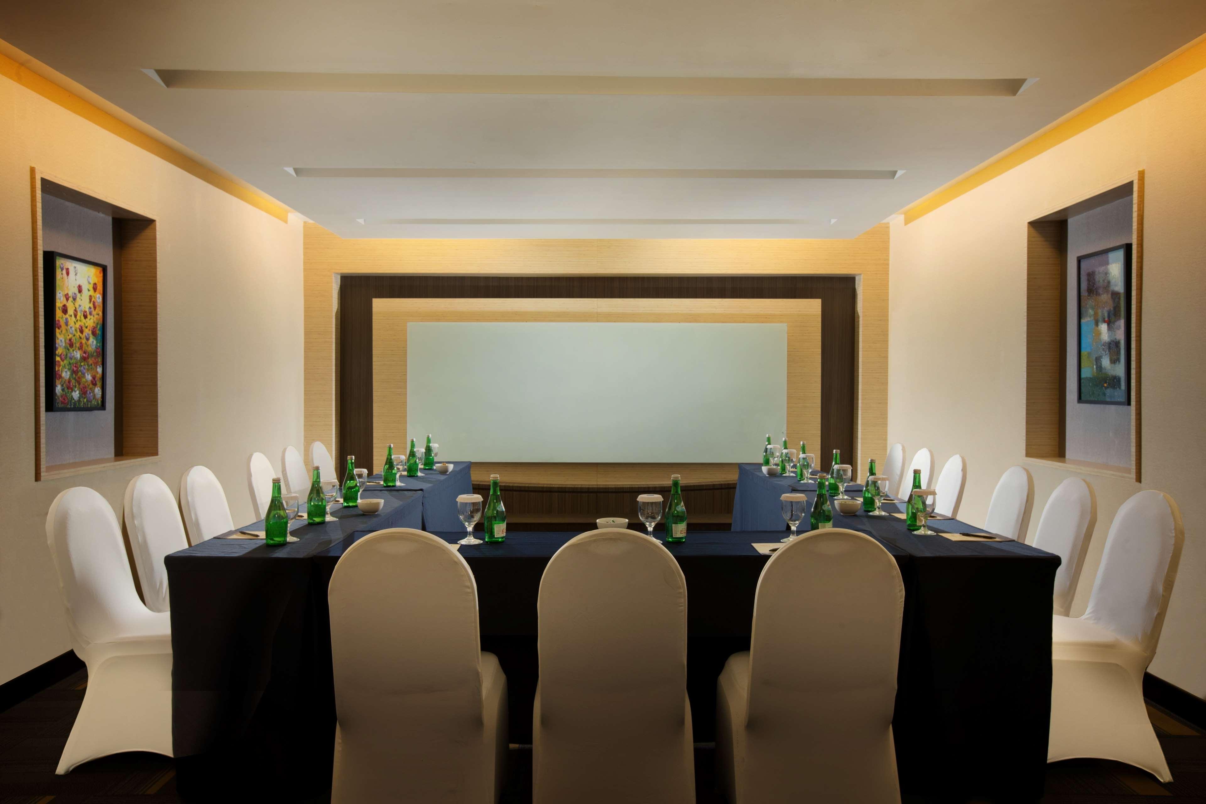 Best Western Plus Kemayoran Hotel Jakarta Exterior foto