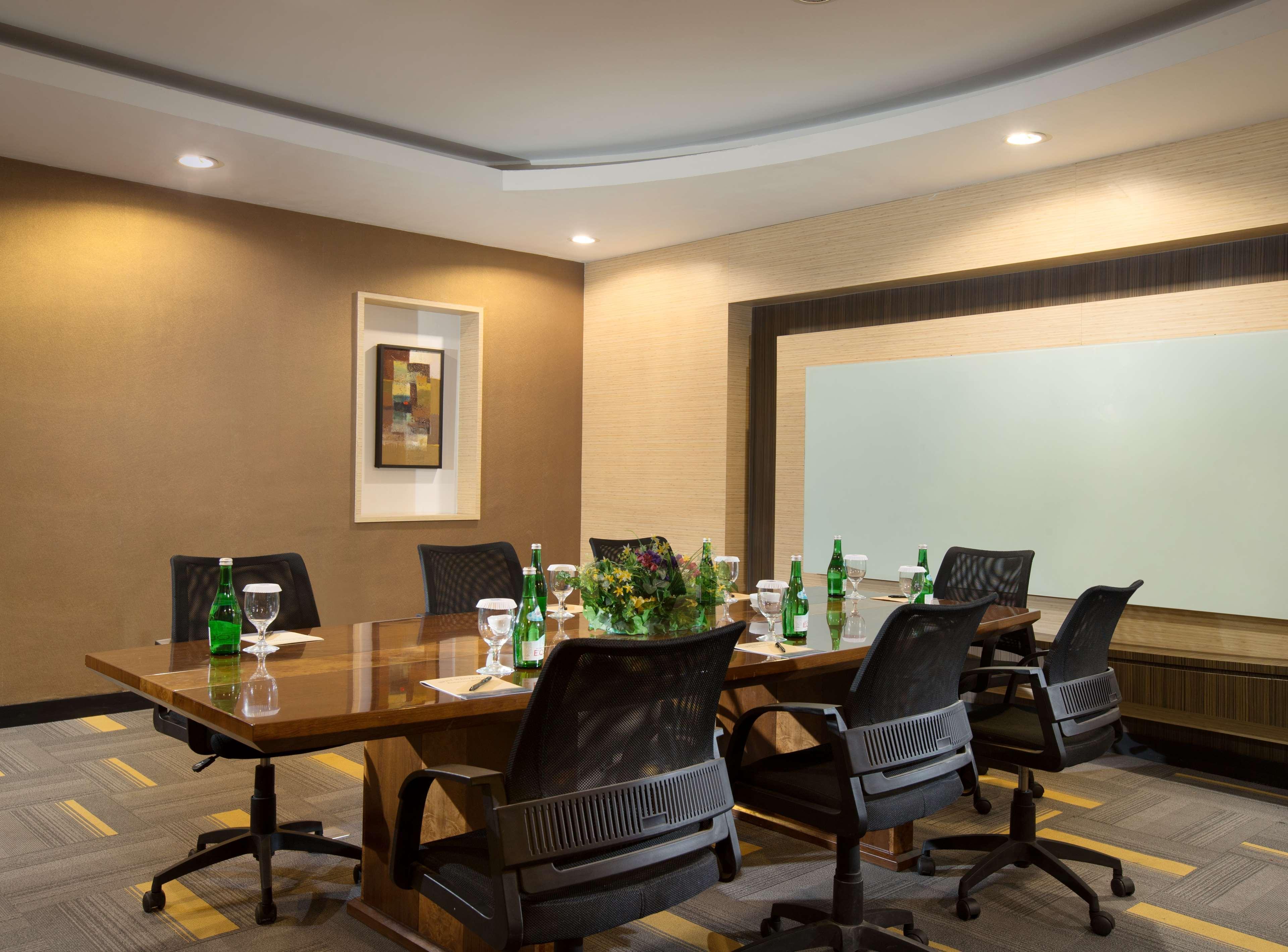 Best Western Plus Kemayoran Hotel Jakarta Exterior foto