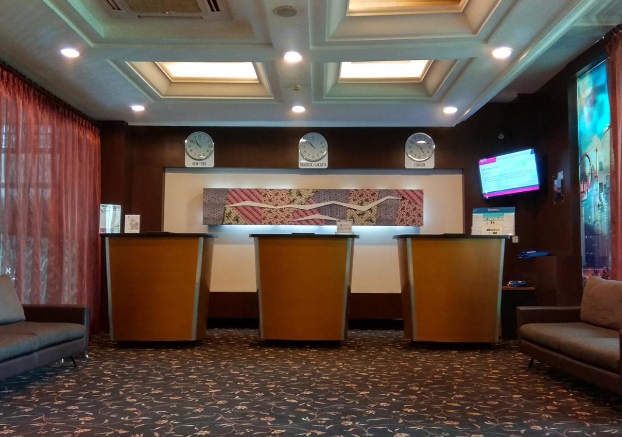 Best Western Plus Kemayoran Hotel Jakarta Exterior foto