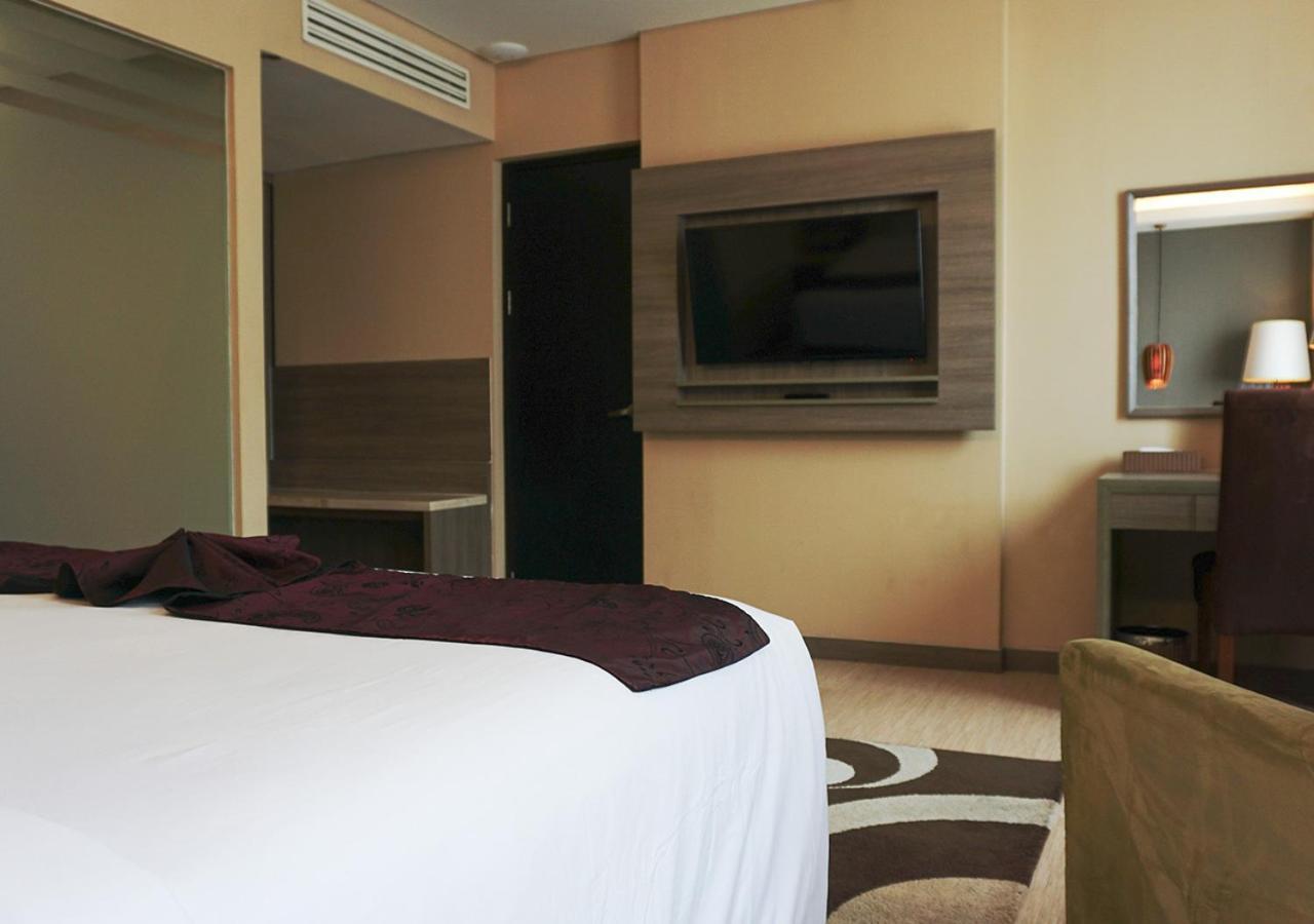 Best Western Plus Kemayoran Hotel Jakarta Exterior foto