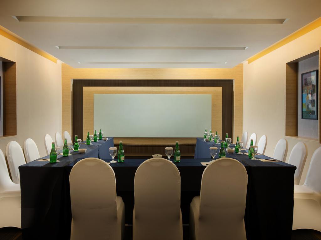 Best Western Plus Kemayoran Hotel Jakarta Exterior foto